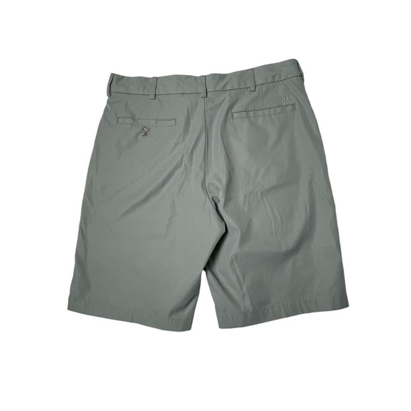 Men's Walter Hagan Flat Front Grey Non Slip Golf Shorts Size 35 - Picture 2 of 5